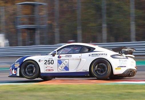 La sua Porsche davanti a tutte: Riccardo Pera vince a Monza e diventa campione italiano 