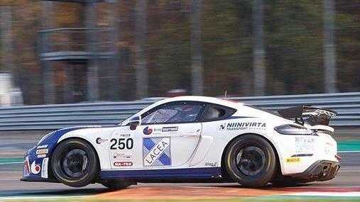 La sua Porsche davanti a tutte: Riccardo Pera vince a Monza e diventa campione italiano