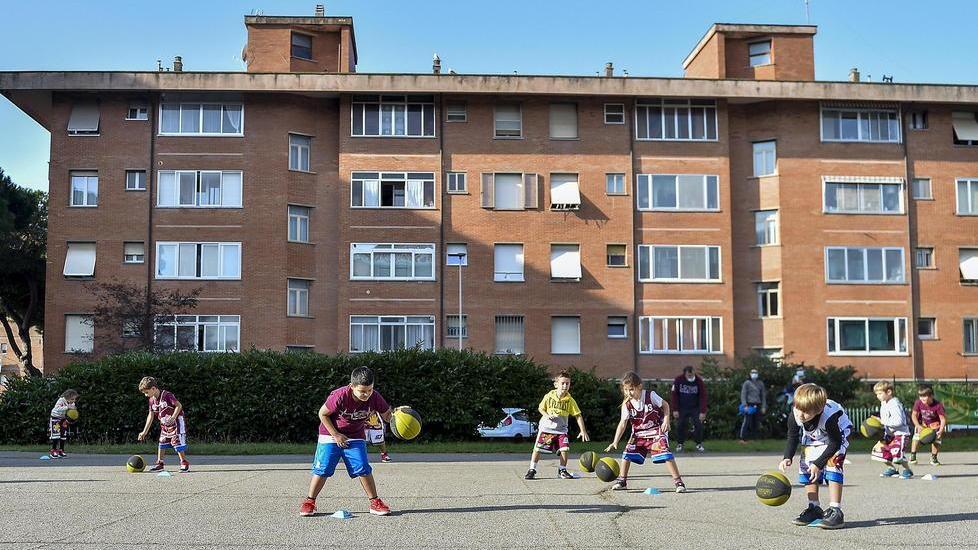 E d’improvviso a Marilia Coteto, Villa Fabbricotti e nei campini spuntano le nuove case del basket