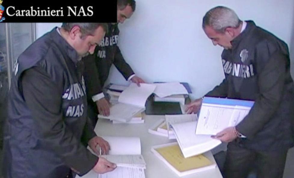 Politi scoppia a piangere Il difensore: «Stroncato all’inizio della carriera Lo hanno distrutto»