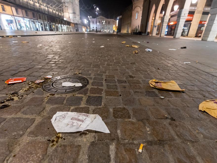 L’asporto serale mangiato fuori Rischi e sporcizia