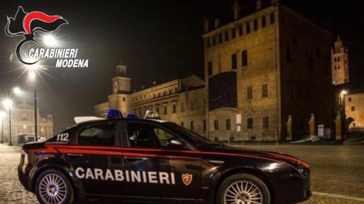 Carpi, violazione del coprifuoco e niente mascherina: otto giovani sanzionati