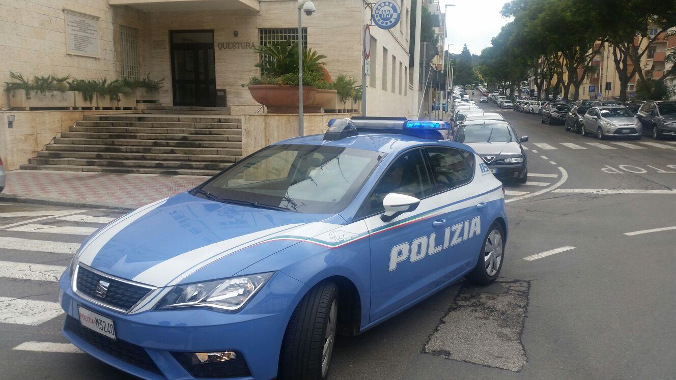 Cagliari, picchia la compagna e la minaccia con un coltello, arrestato