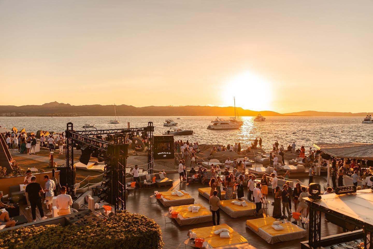 Il Phi Beach in una foto dalla pagina Facebook ufficiale