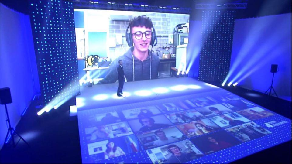 Il “contest” on line dallo studio di Cinecittà con Michael Scaffai al momento della proclamazione dell’Ipsia Volta tra i tre istituti ammessi alla finalissima di lunedì 16 novembre