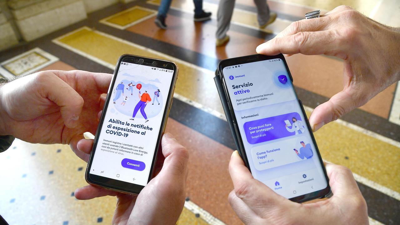 L'app Immuni sui telefoni cellulari