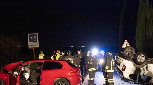 Lo scontro frontale di domenica in via Romana (foto Nucci)
