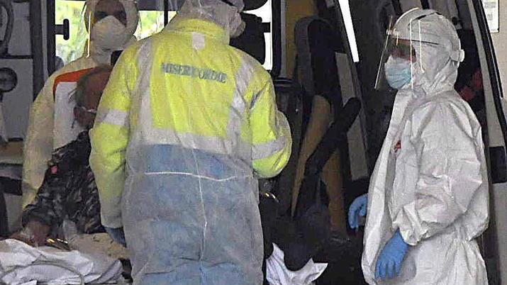 Altri 88 casi positivi, solo 4 in Lunigiana Tre morti: anche una carrarese di 57 anni