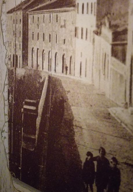 Quei cinque bimbi vittime delle bombe «Così mia madre si salvò dalla morte» 