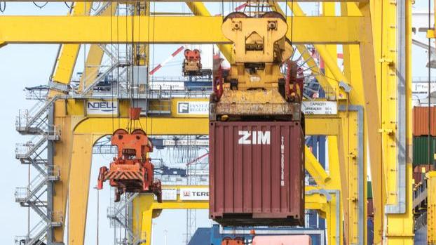 Cambia la bussola, ora la concorrenza è dentro il porto