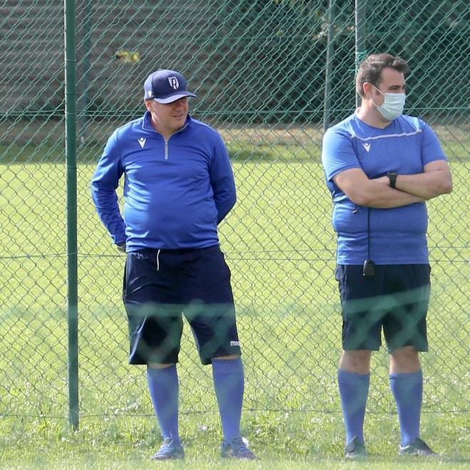 I granata in campo e quasi al completo