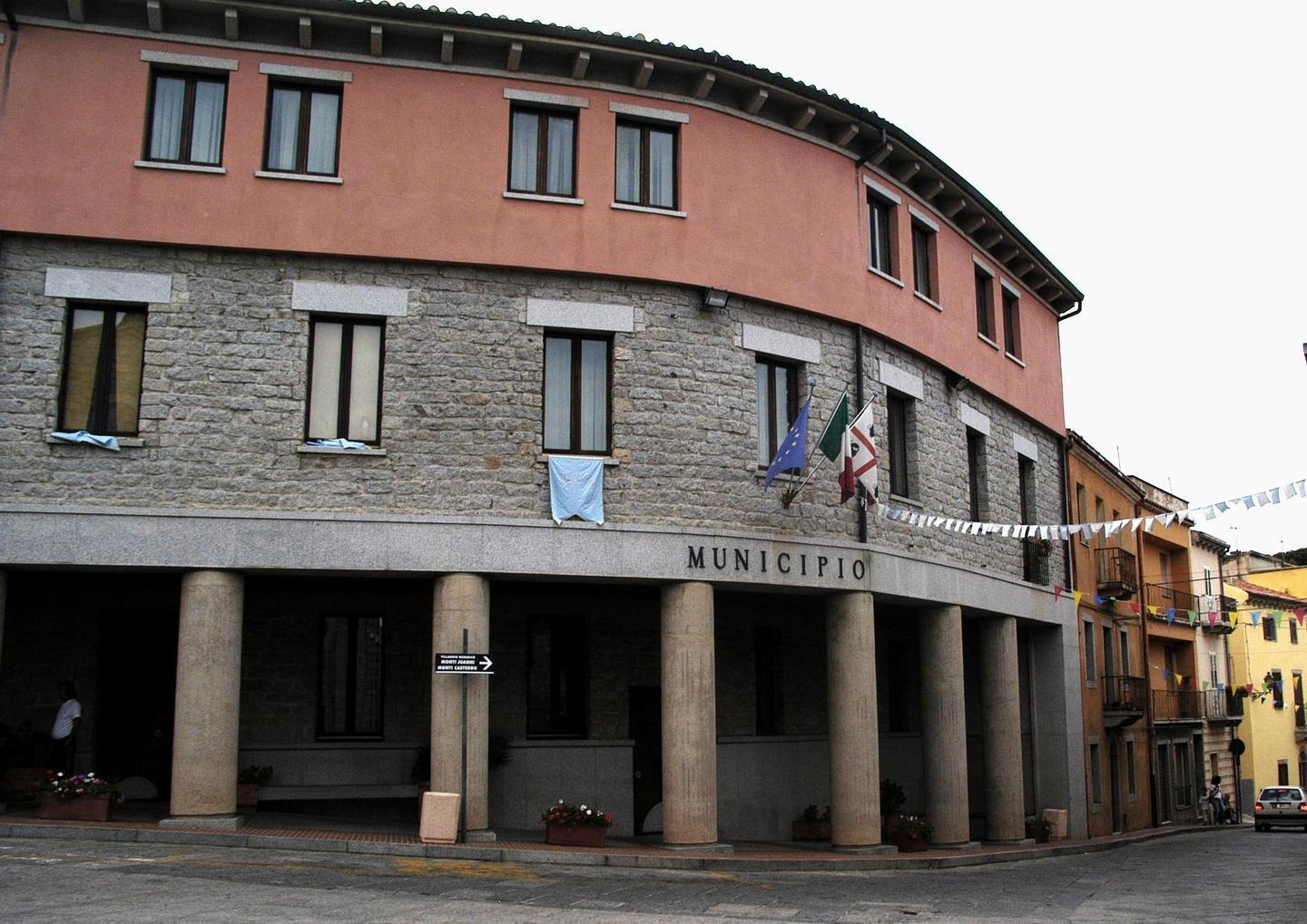Luogosanto, Pirredda è ancora positivo Consiglio in streaming