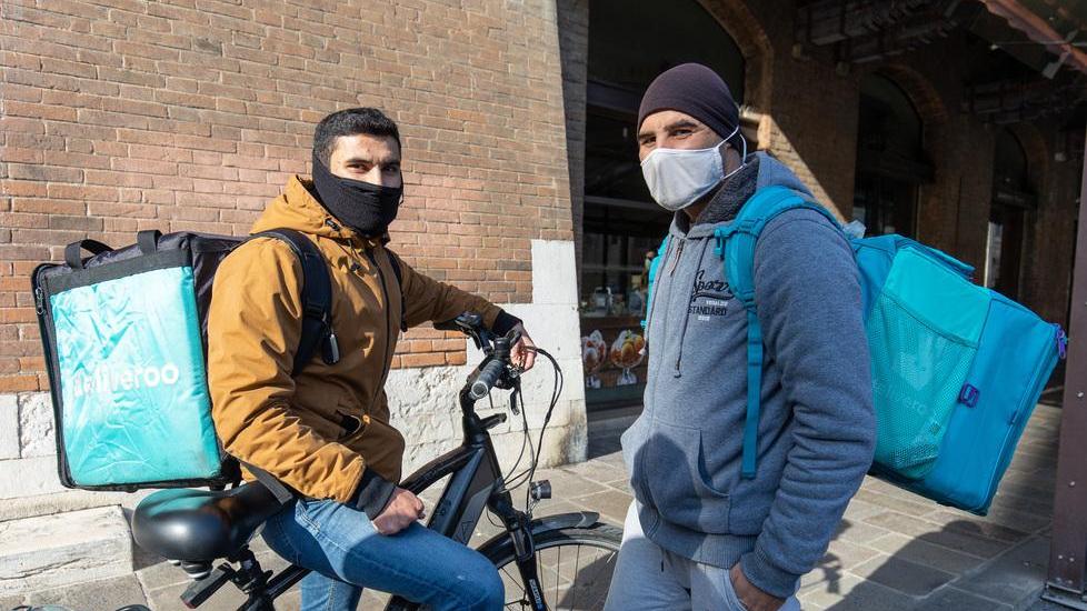 Ferrara, i rider della seconda ondata: doppi turni e pedalare