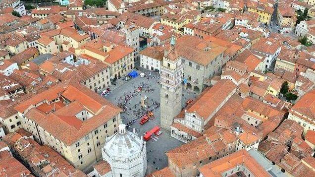 Una veduta aerea del centro di Pistoia (foto Gori)