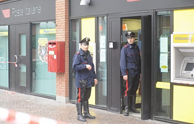 Rapinato centro scommesse ad Altopascio Minacciati gestore e clienti, via 9mila euro 