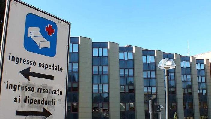 Presidio davanti all’ospedale per il contratto Multiservizi
