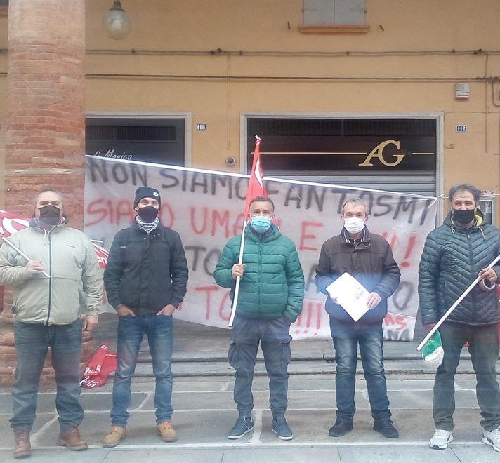 «Necrofori, colpevole disinteresse del Comune»