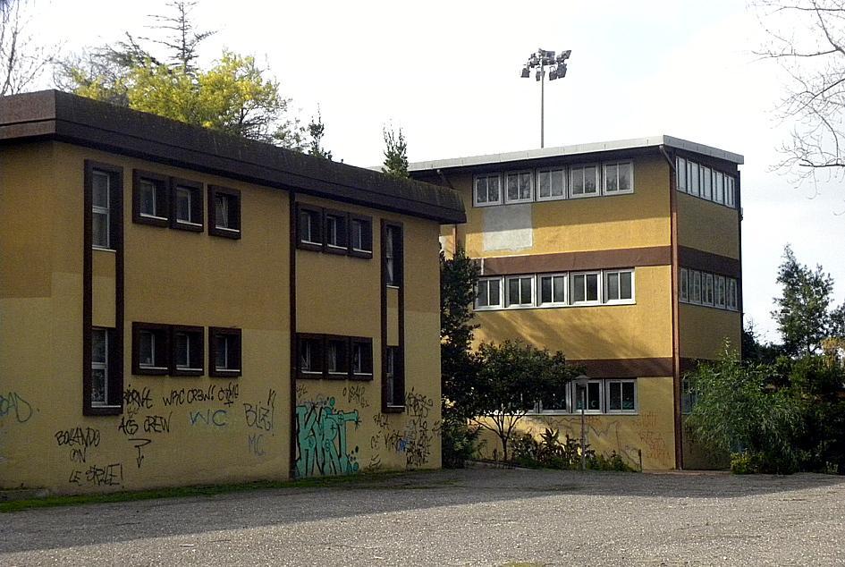 La media di via Santulussurgiu non è sicura: il Comune la chiude