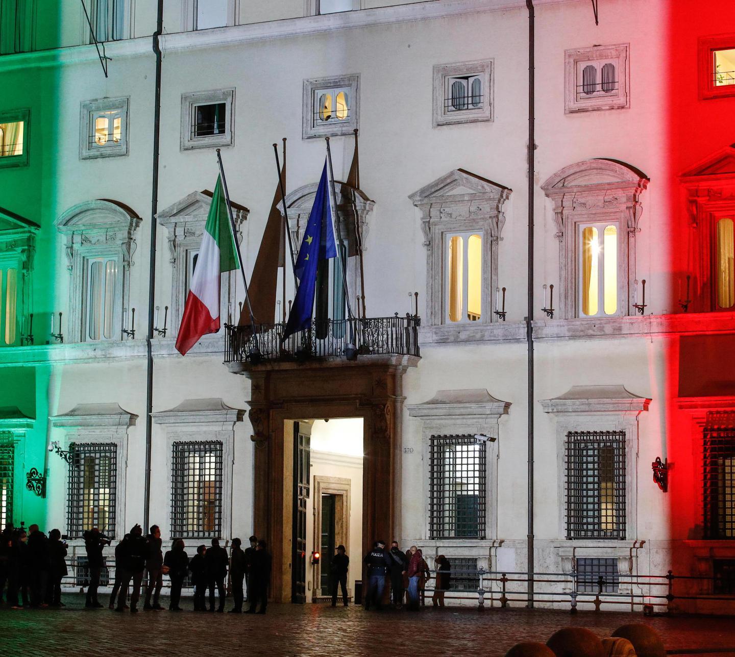 Conte rallenta sulle restrizioni 