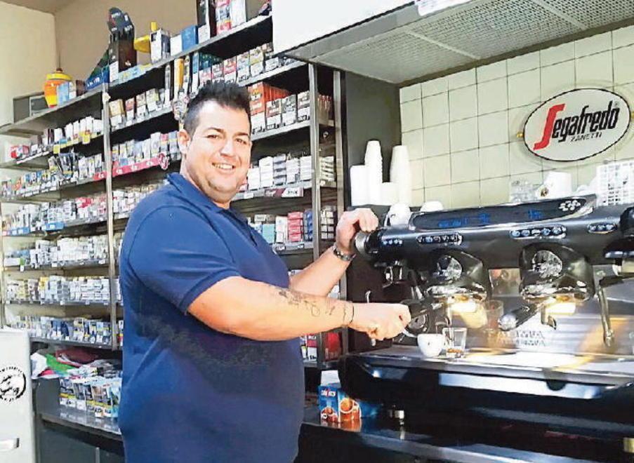 Alessandro Dell’Amico del bar tabacchi Ale