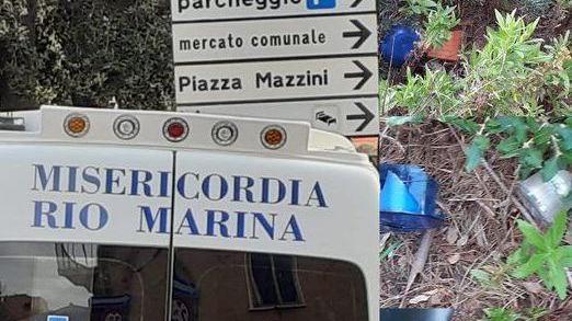 Danneggiata un’ambulanza della Misericordia riese