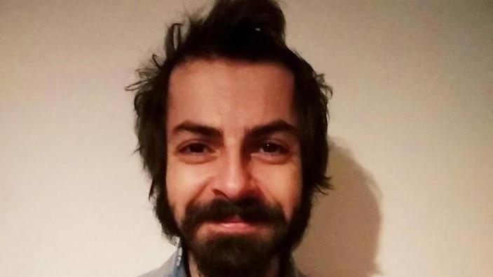 “Le Scarpe del Flaneur” del poeta Jonathan Rizzo