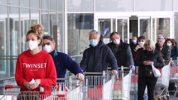 «Alla domenica vanno chiusi anche supermercati e iper»