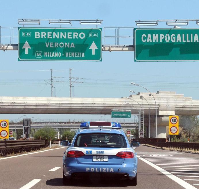 Accoltellò in autostrada un altro automobilista Condannato a 18 mesi