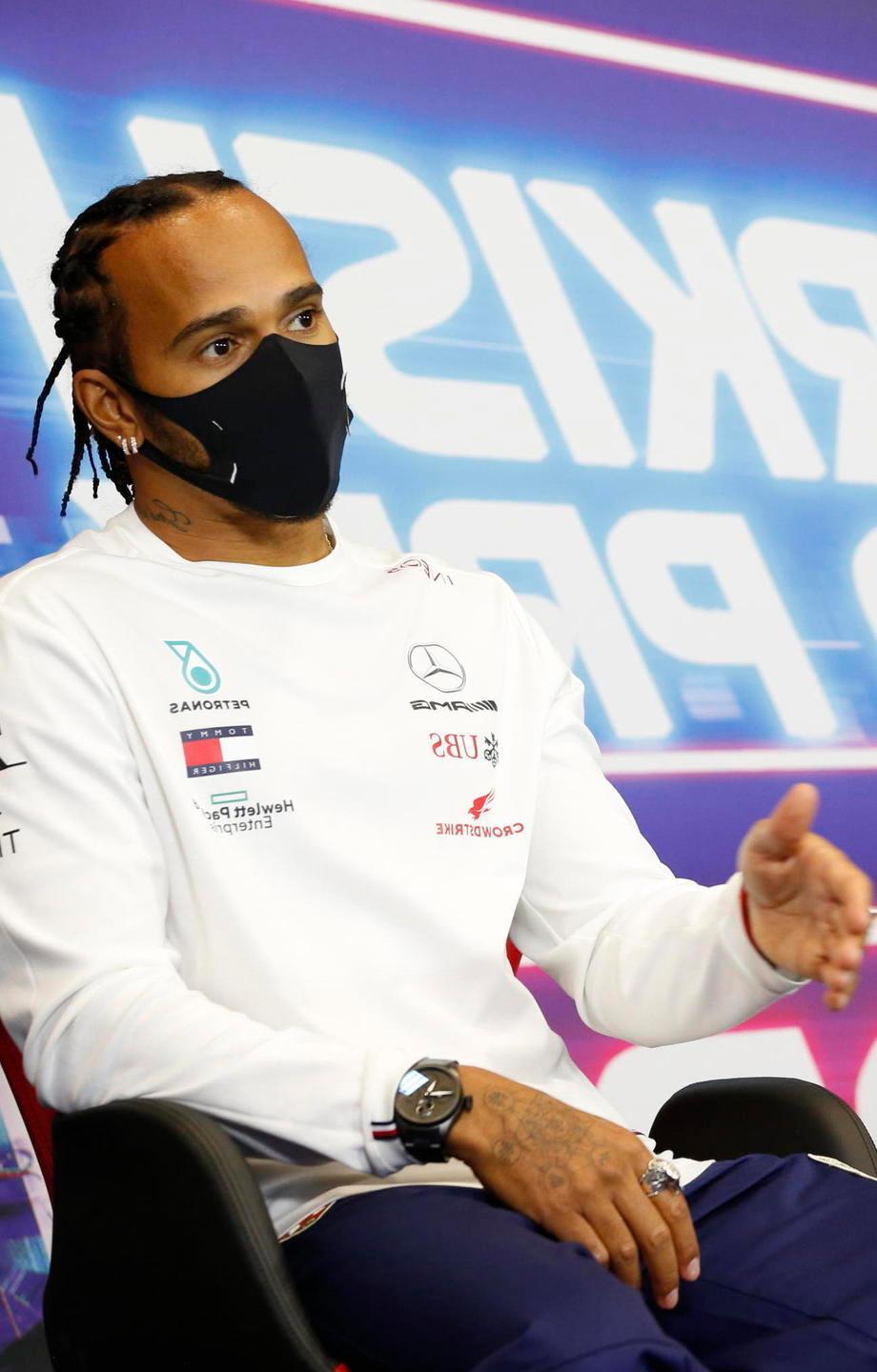 Hamilton domenica corre per il settimo titolo 