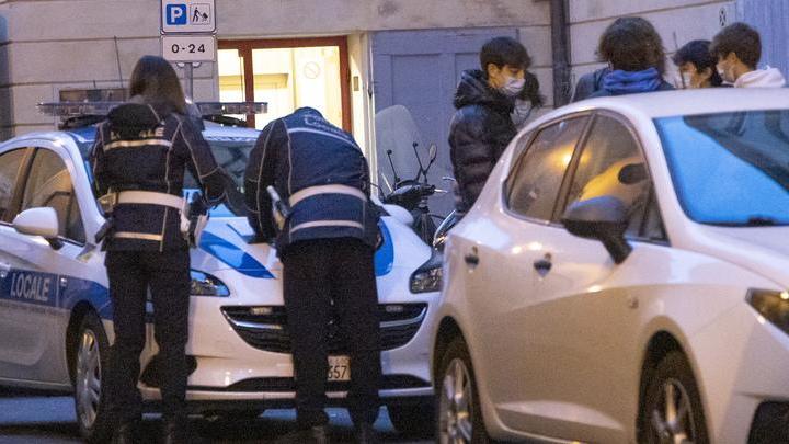 Modena. L’appello di Muzzarelli per le mascherine Tanti giovani con lui «Scomode ma giuste»