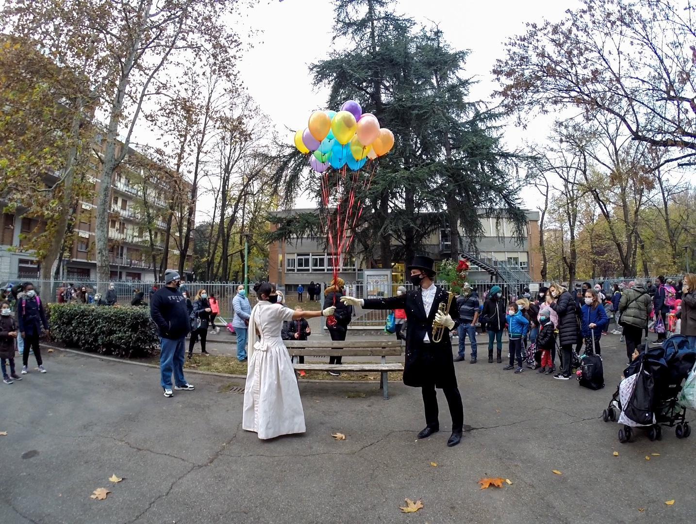 Modena Quel saluto speciale ai bimbi delle primarie per ricordare la magia che il teatro può dare