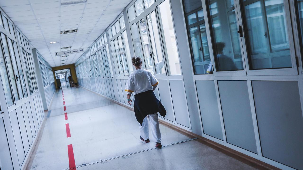 Coronavirus, ecco perché all'ospedale di Livorno l’allarme è sul reparto di Terapia Intensiva - Le tabelle
