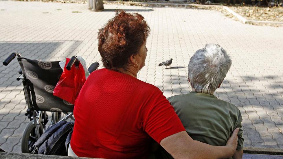 A Massa il sindaco blinda piazze e pontile