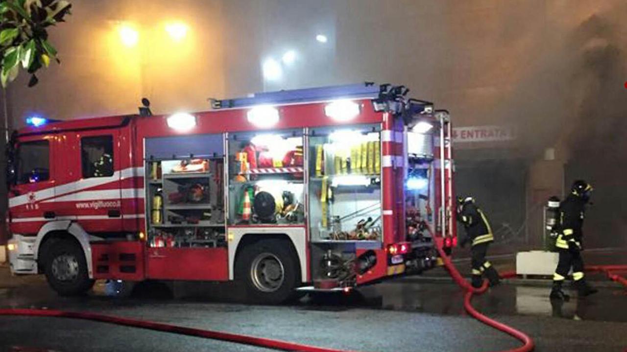 Va a fuoco a Castellarano un Alfa Romeo