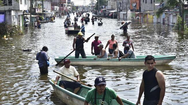 Messico: inondazioni, in Tabasco coccodrilli invadono città