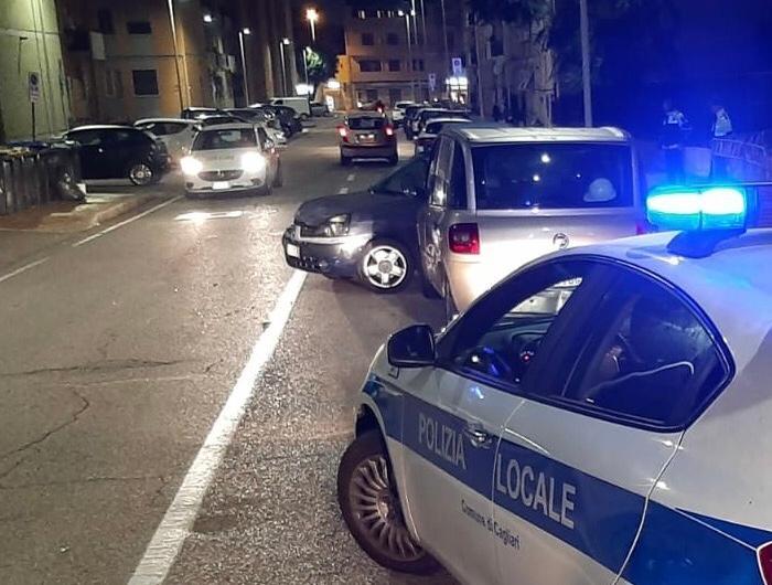 Inseguimento con speronamento tra due auto per le vie di Cagliari