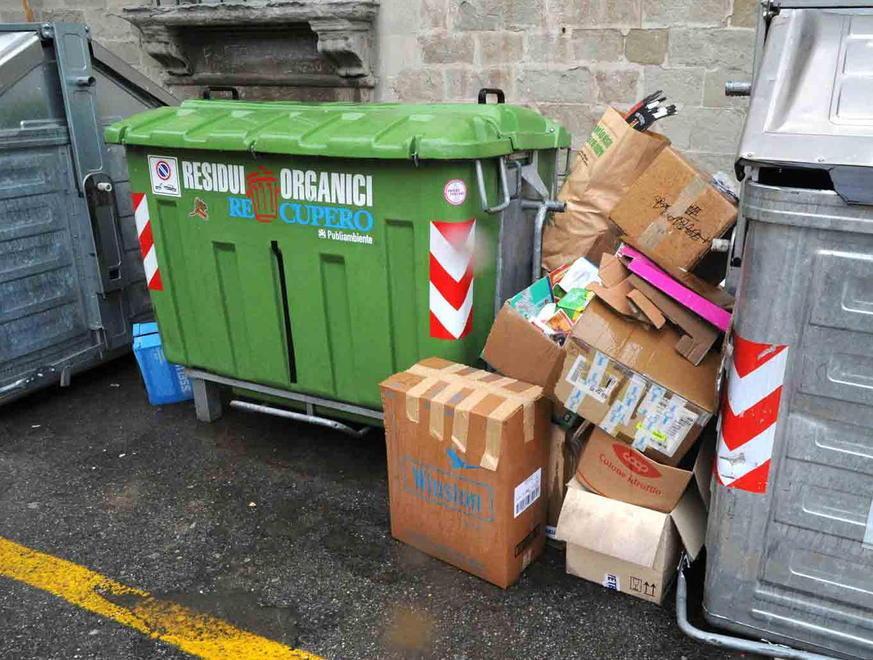 Rifiuti, autobus, fognature: Legambiente boccia Pistoia 