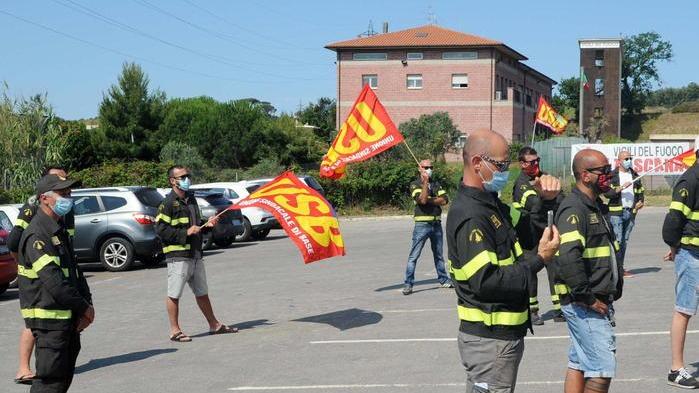 Autoscala dei pompieri dirottata a Siena dopo tre giorni e Piombino è di nuovo senza