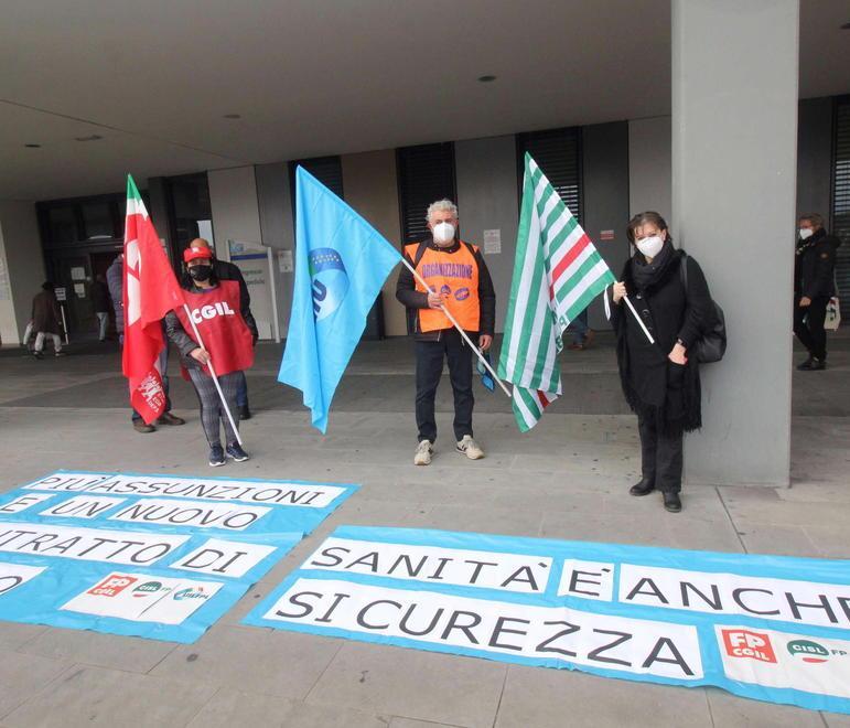Ottanta tra infermieri e Oss già contagiati Il sindacato chiede sicurezza e assunzioni 