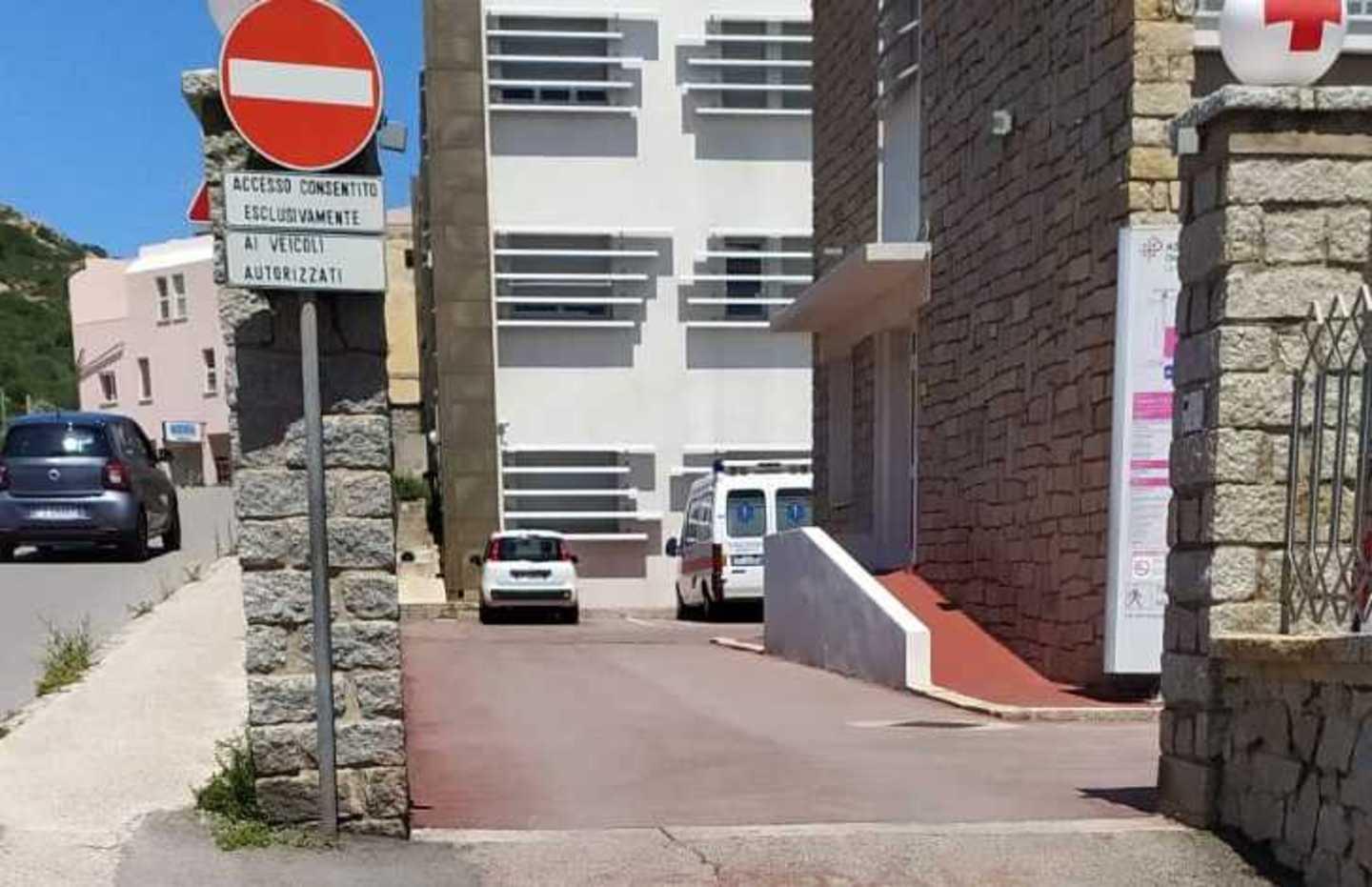 Covid, un giorno di attesa prima del ricovero a Olbia 