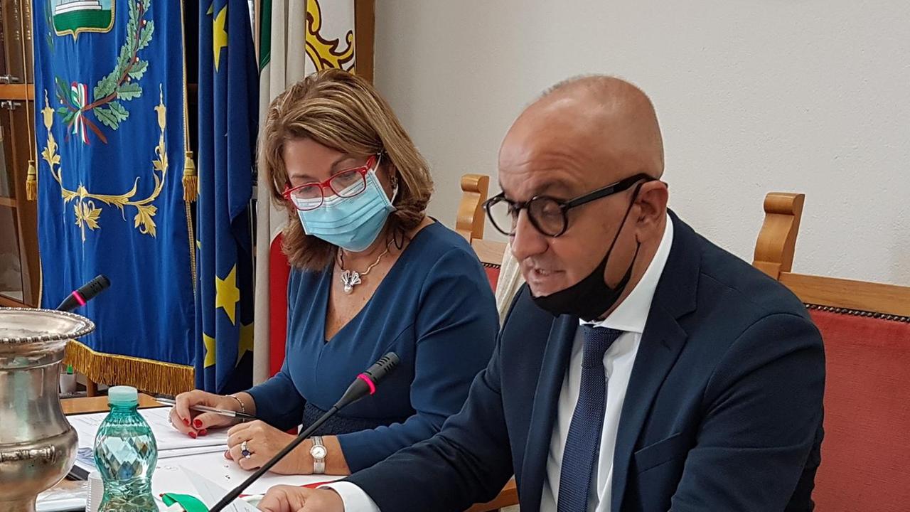 Covid-19, c’è una vittima Addis: limitate i contatti