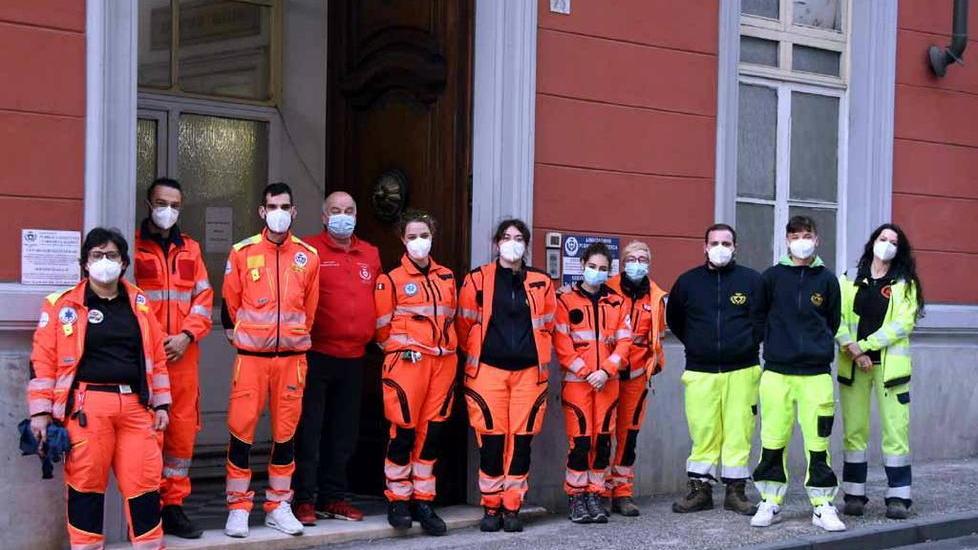 «Prima era un’ondata ma ora è una marea». E la Pubblica Assistenza compra 3 ambulanze