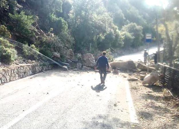 Maxi frana a Campo Lo Feno, chiusa la strada provinciale 