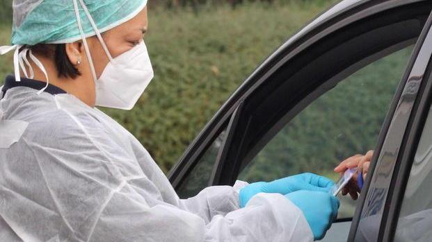 Diciassettenne viareggina isolata da 10 giorni in attesa del tampone