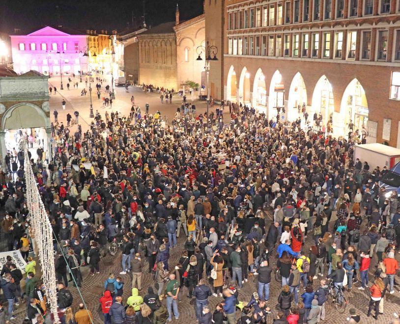 Il capo dei “ribelli” accusa: «La gente ci ha capito chi sta in alto invece no»