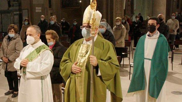 Il vescovo di Ferrara-Comacchio: «Raddoppiati i poveri nelle nostre strutture»