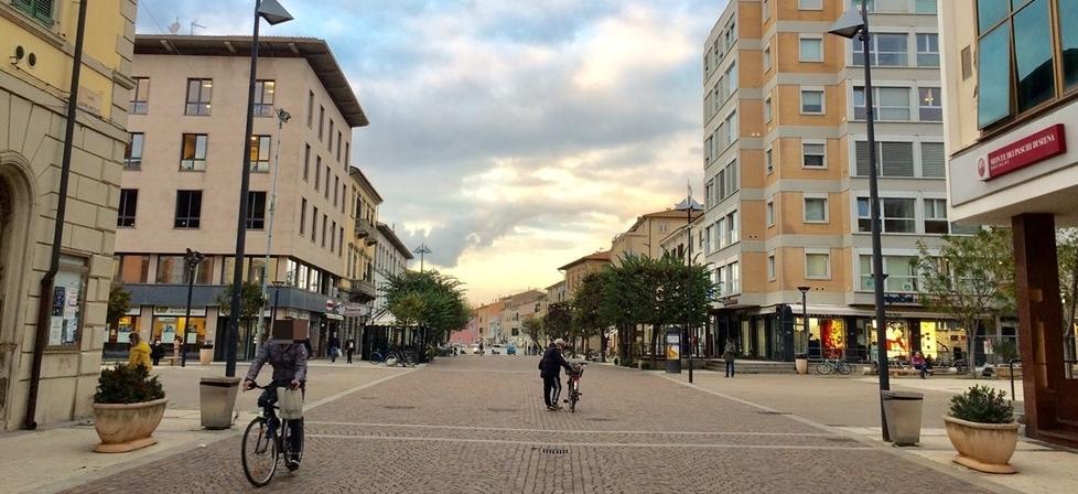 Cecina verso il Natale: luminaria da inizio dicembre e alberi, ma stop agli eventi 