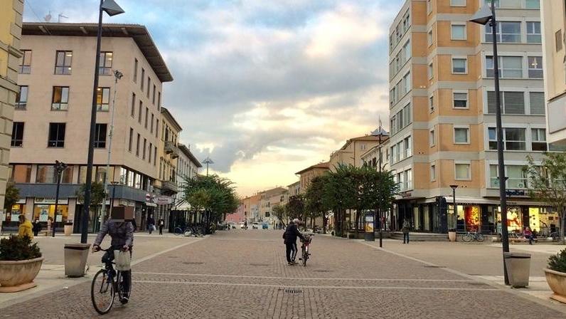 Cecina verso il Natale: luminaria da inizio dicembre e alberi, ma stop agli eventi