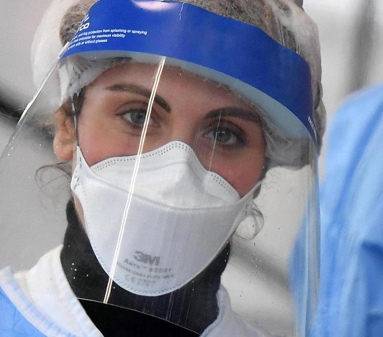 Covid, a Modena metà dei decessi della regione Ieri 605 contagi 