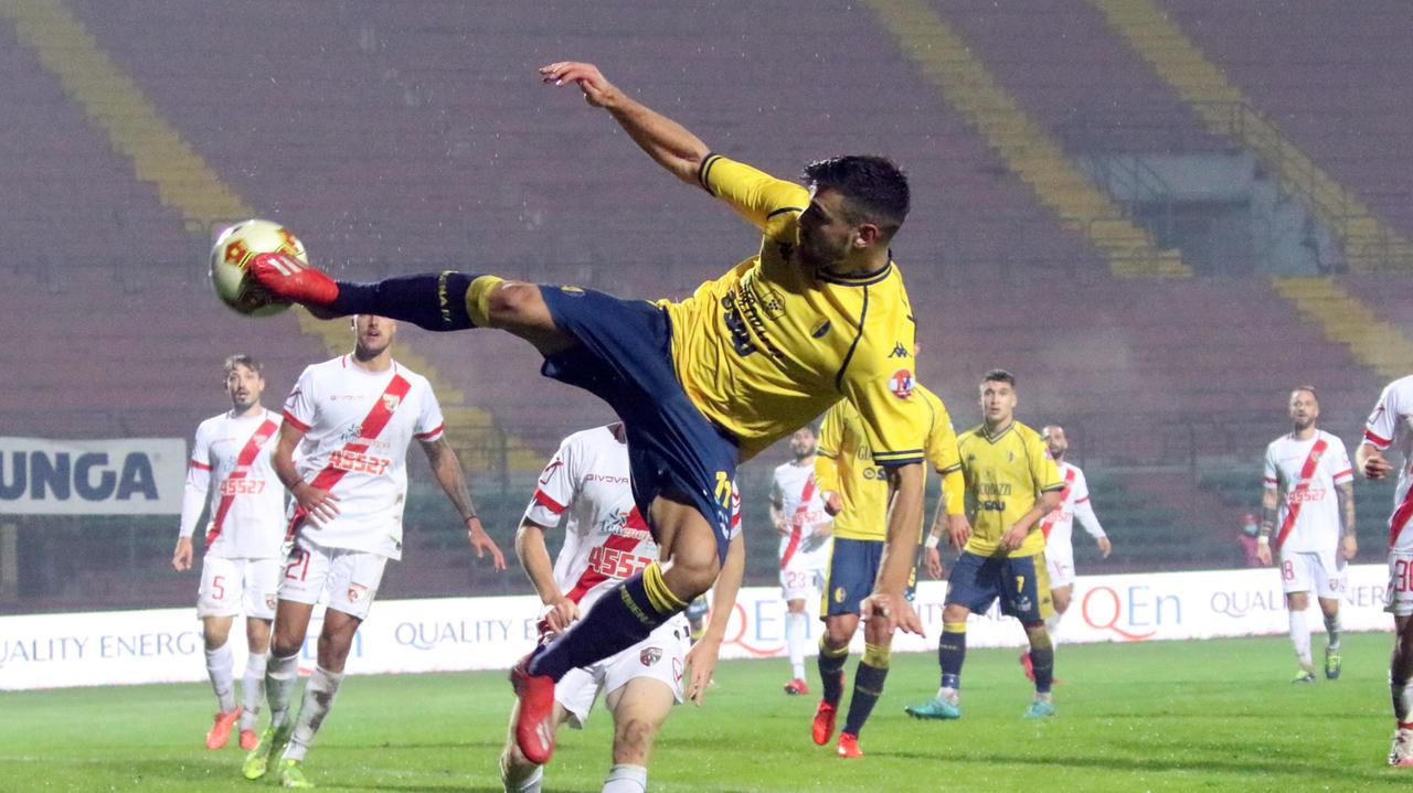 Il Modena esce con un punto dal "Martelli"